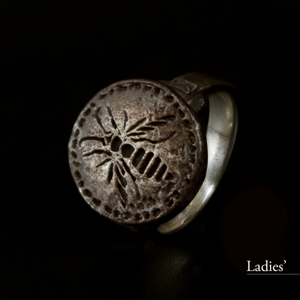 RINGS COLLECTION: HORNET RING